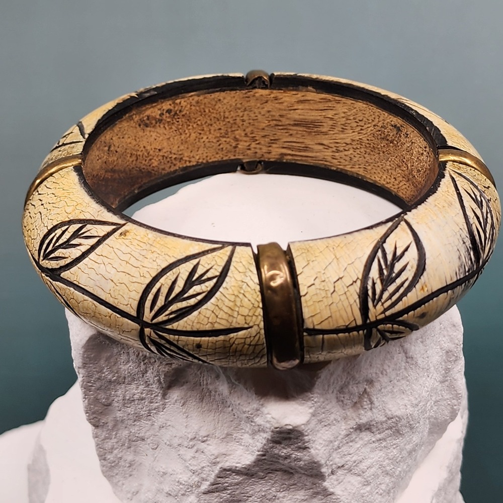 Boho Wide Wood Hinged Bangle Bracelet Cream Crackle Black Leaf Vine Brass Tone